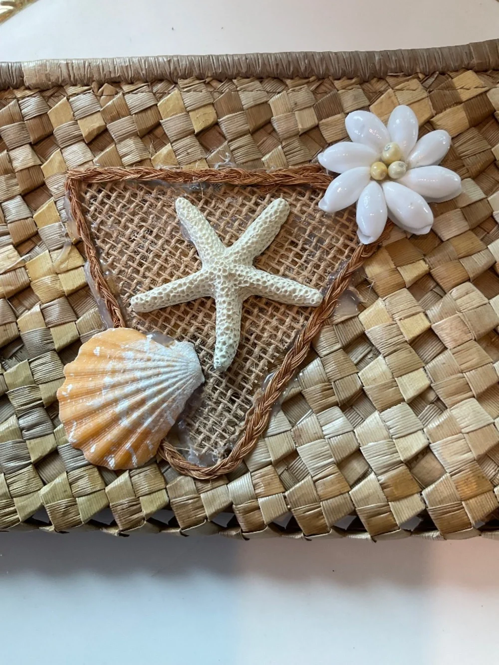 Lauhala Zippered Bag Pouch With Decorative Shells on Front
